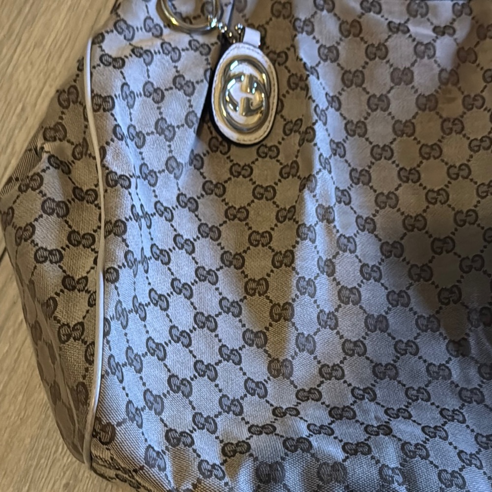 Gucci Brown Monogram Tote Bag - Picture 4 of 12